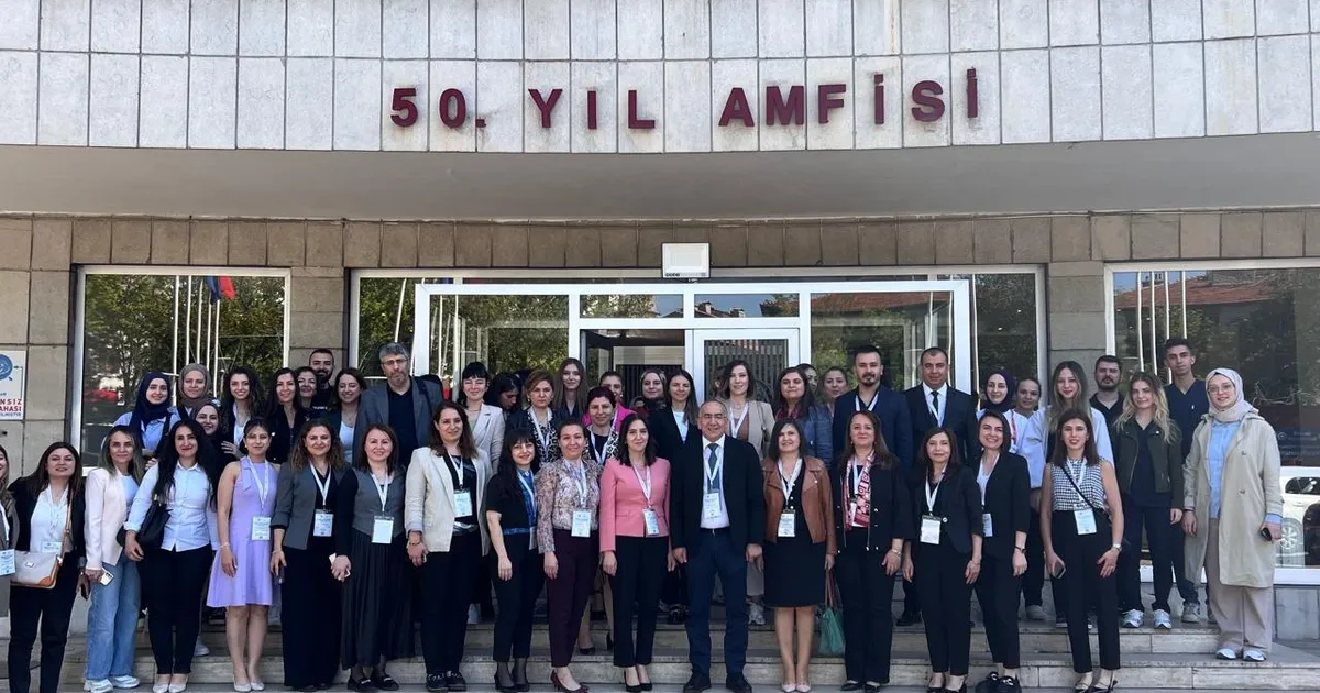 Ankara’da “Ankara Çocuk Acil Ve Çocuk Yoğun Bakım Hemşireliği Sempozyumu” gerçekleştirildi