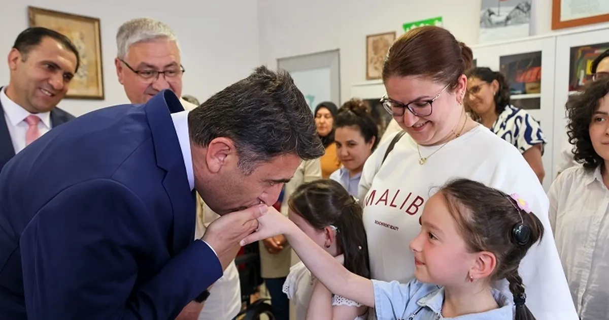 Bilecik Valisi Şefik Aygöl’den özel bireylere anlamlı ziyaret