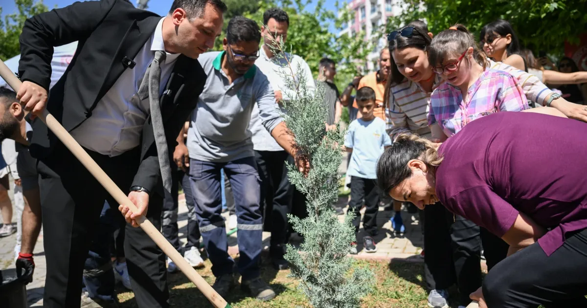 Bornova’da fidanlar toprakla buluştu