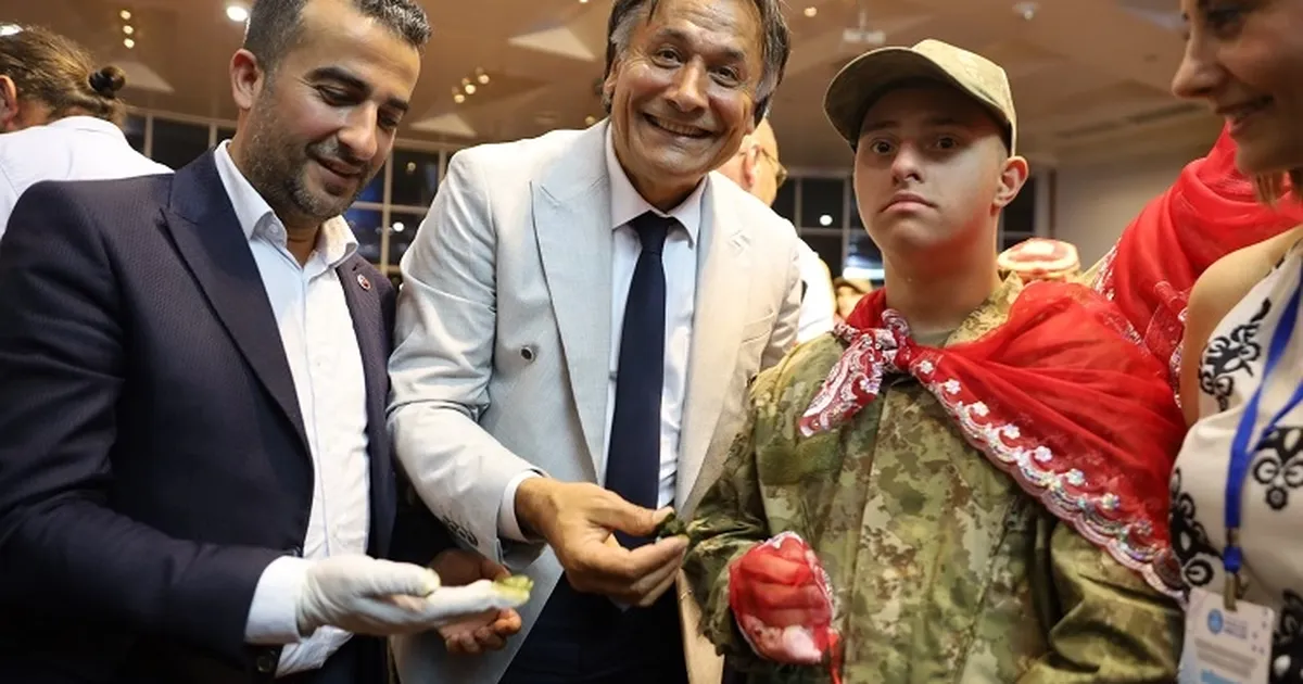 Bursa’da ‘özel askerler’ için kına eğlencesi