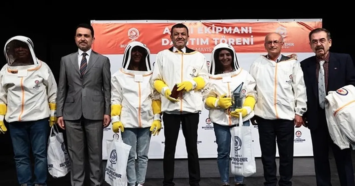 Denizli Büyükşehir’den arıcılığa altın dokunuş