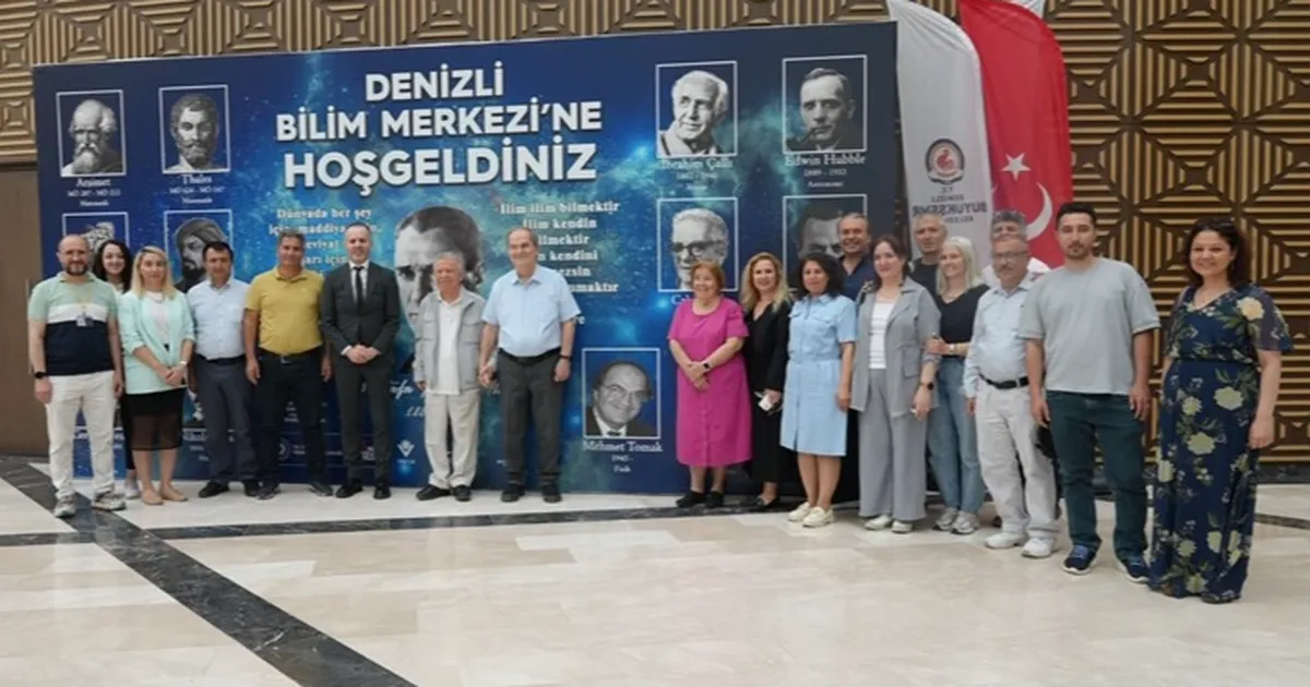 Denizli’de “Bilim ve Sevgi” söyleşisi büyük ilgi gördü