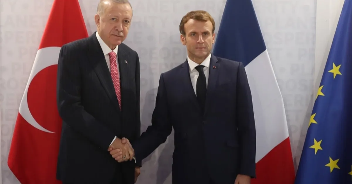 Erdoğan, Macron’la görüştü