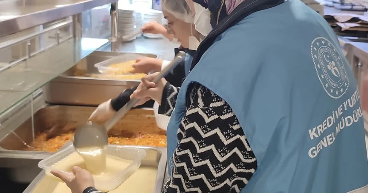 Gençler israfı önlüyor, iyiliği paylaşıyor… “Komşum Gönüllülük Hareketi” ile 10 milyon yemek ihtiyaç sahiplerine ulaştı