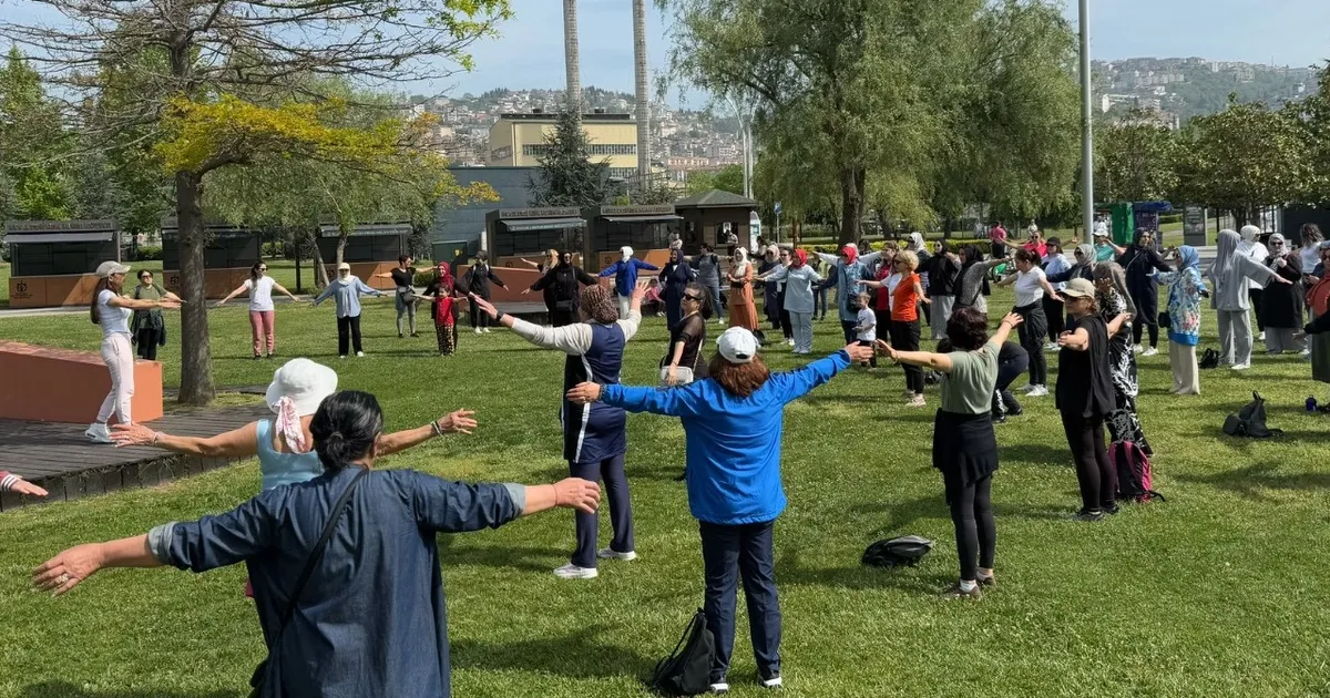 İzmit’ten anneleri gülümseten yürüyüş