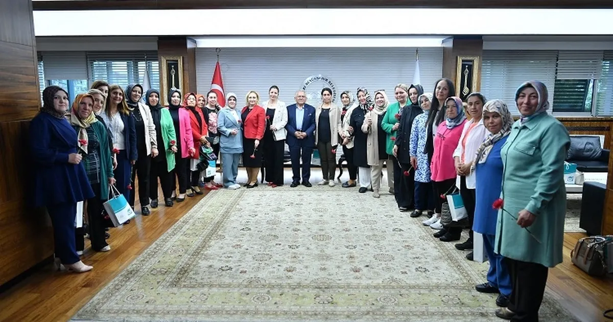 Kayseri Büyükşehir’den kadın muhtarlara Anneler Günü toplantısı