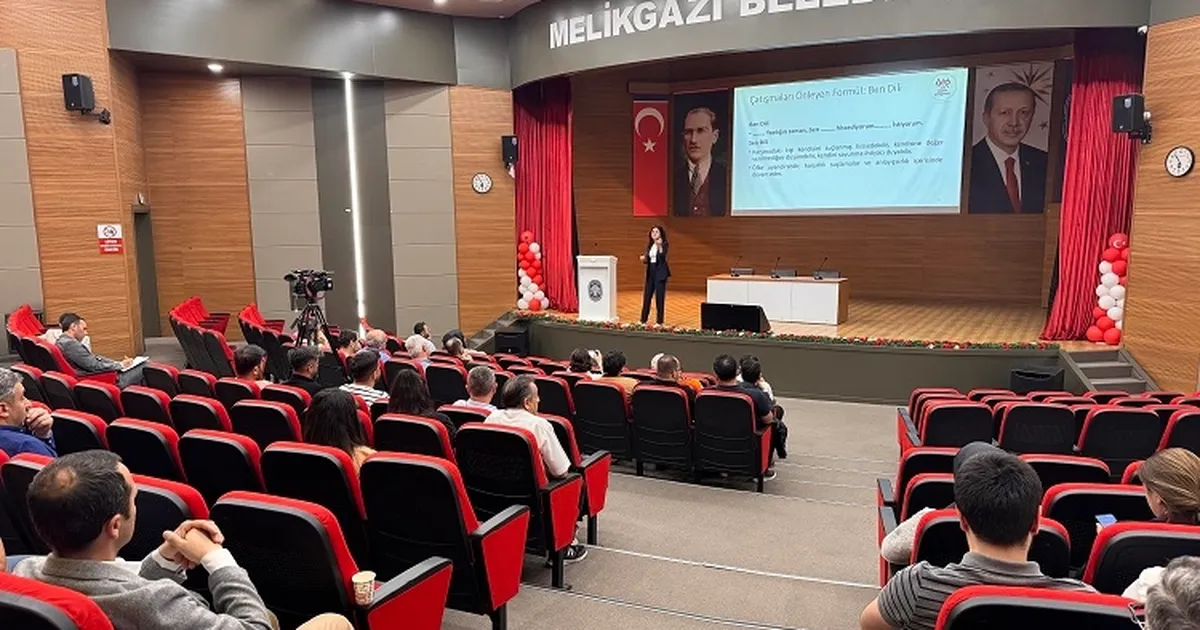Kayseri Melikgazi’den personeline aile eğitimi