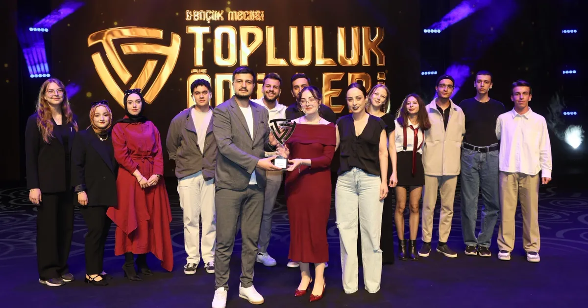 Konya Gençlik Meclisi ödüllendirdi