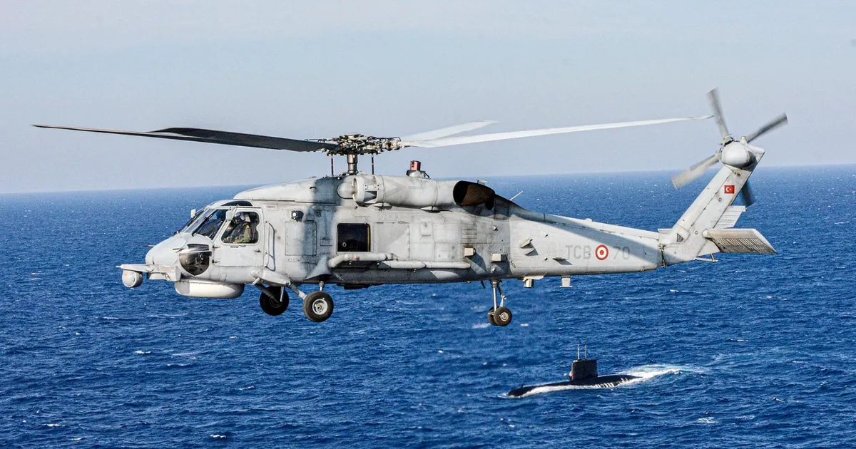 SH-70 helikopteri denize acil iniş yaptı!